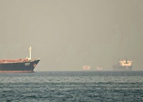 11 Ships Trapped in Hormuz