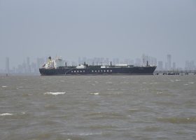 Hormuz Traffic Remains Sluggish