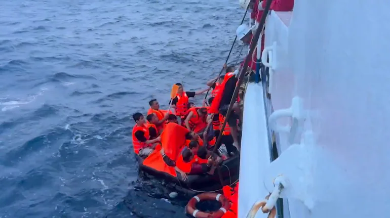 Vietnamese Cargo Ship Sinks