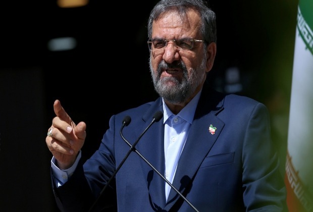 Iran Warns US Warships