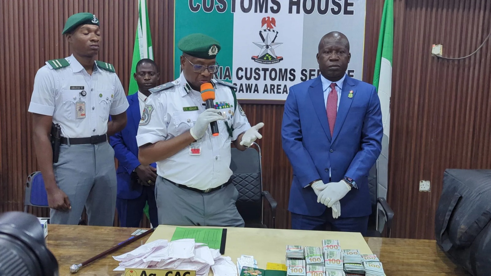 Customs Seizes Undeclared Cash