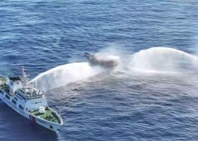 China Tracks US Warship
